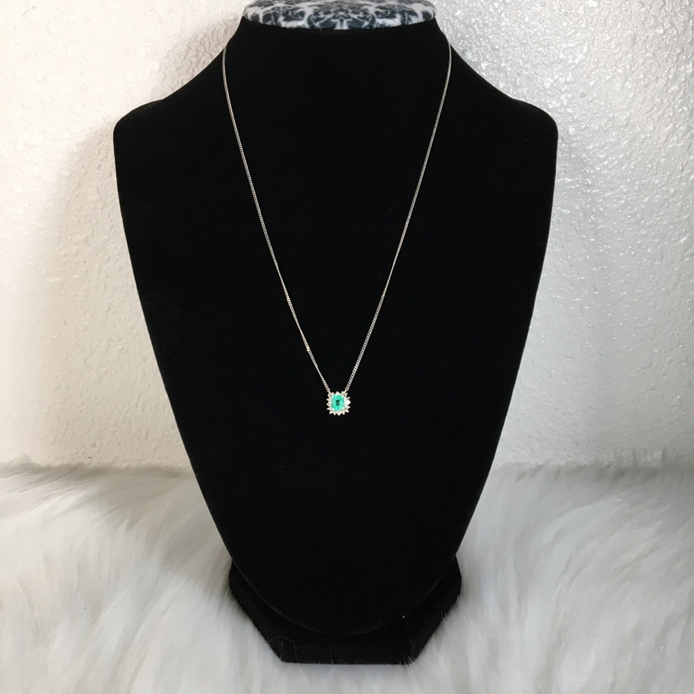 Emerald Platinum pendant necklace